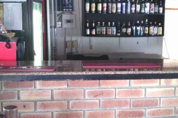 Lounge 21 of 26