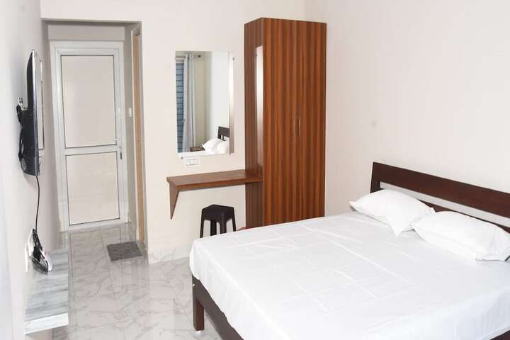 Room 14 of 50