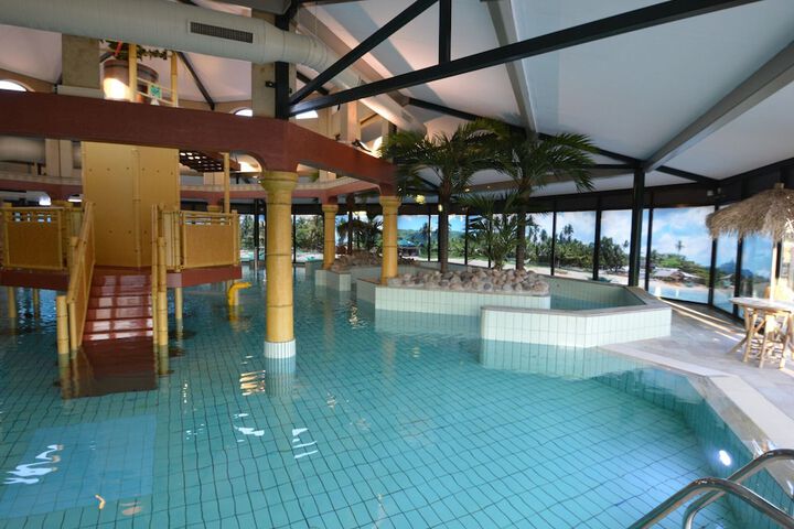 Pool 10 of 30