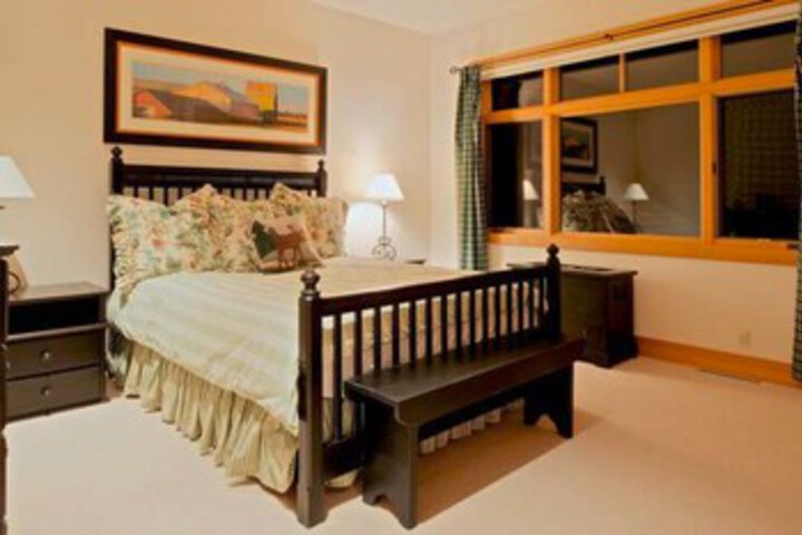Room 40 of 42
