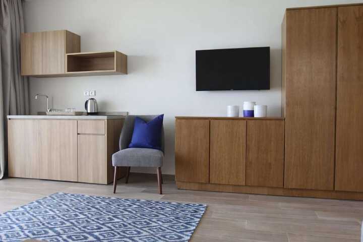 Room 5 of 73