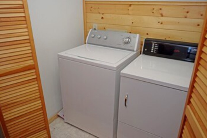 Laundry 16 of 41