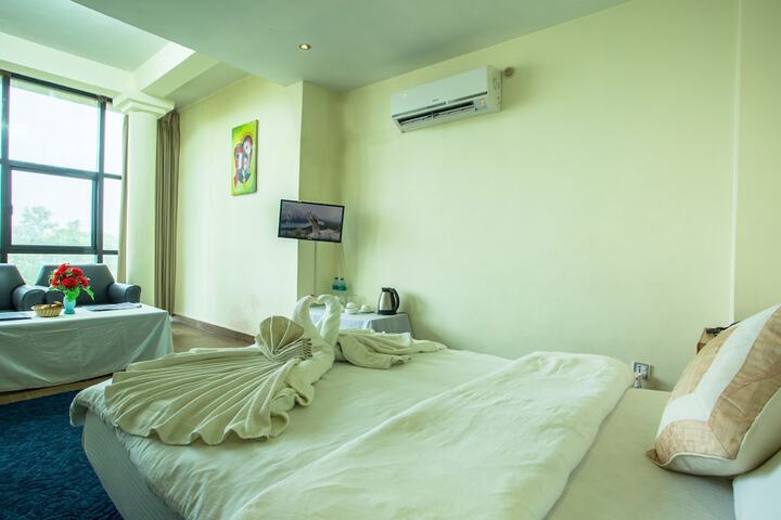 Room 5 of 38