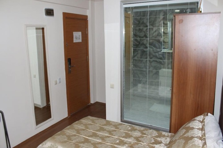 Room 16 of 37