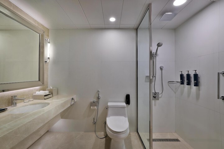 Room 65 of 222