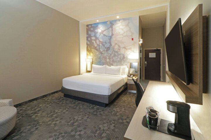 Room 30 of 85