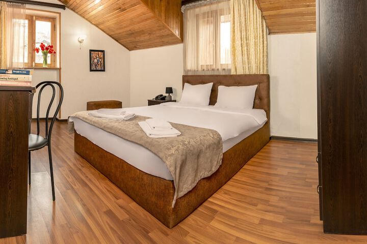 Room 5 of 21