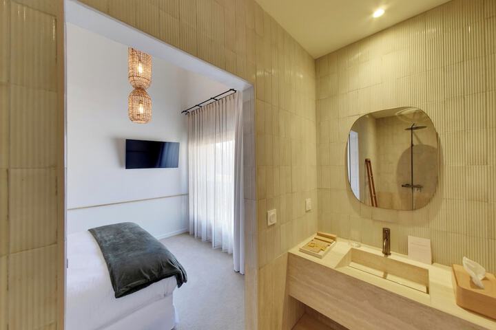 Room 19 of 39