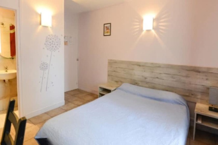 Room 10 of 23