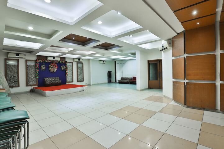 Ballroom/Hall 4 of 30