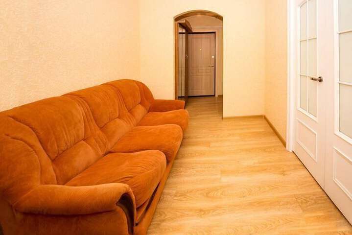 Room 13 of 18
