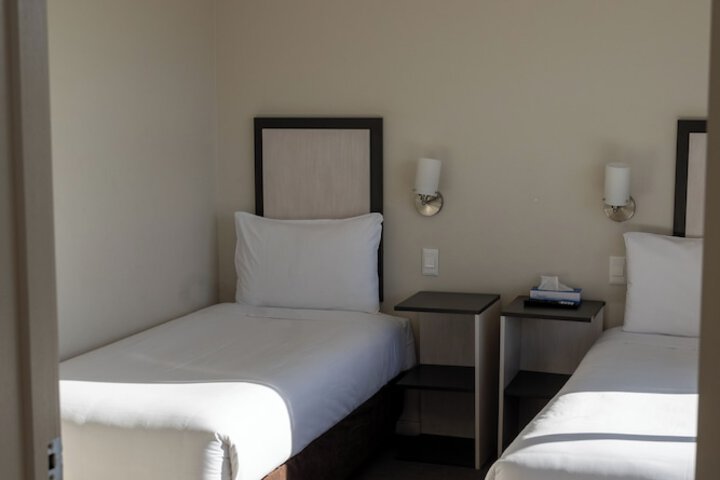 Room 19 of 38