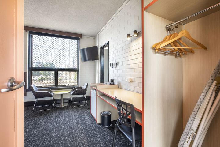 Room 12 of 39