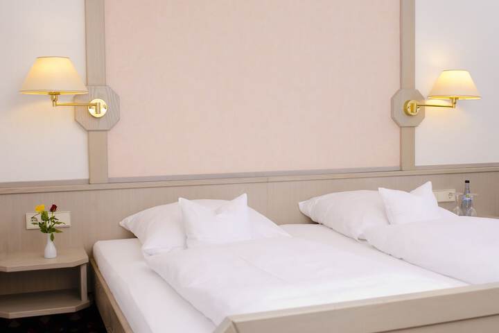 Room 10 of 45