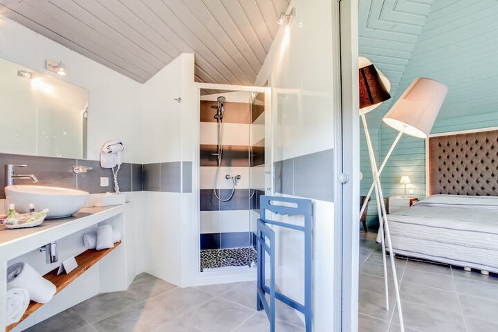 Bath Interior