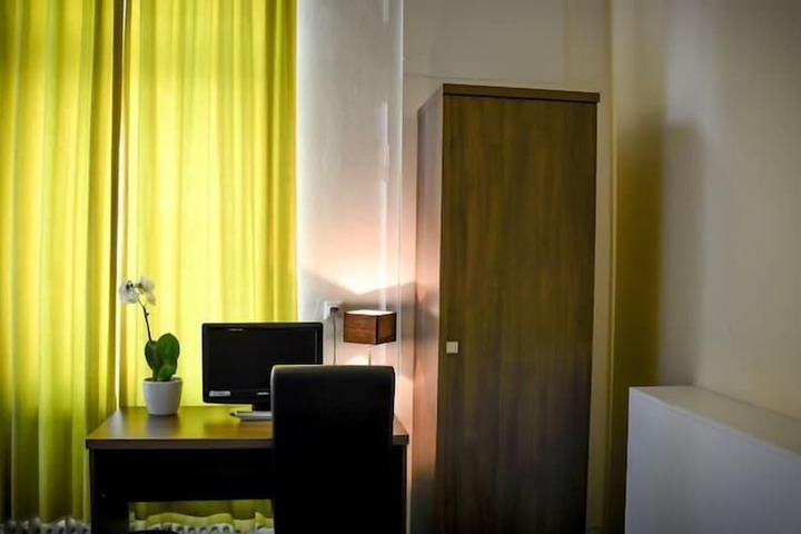 Room 12 of 21