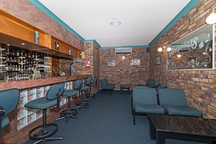Lounge 69 of 90