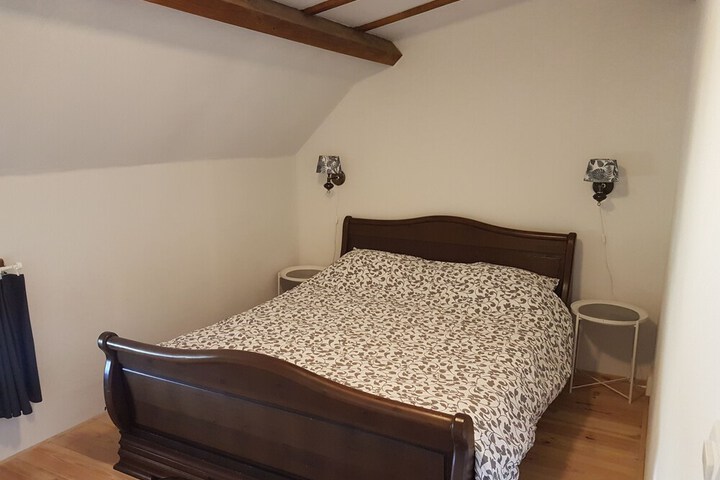 Room 4 of 61