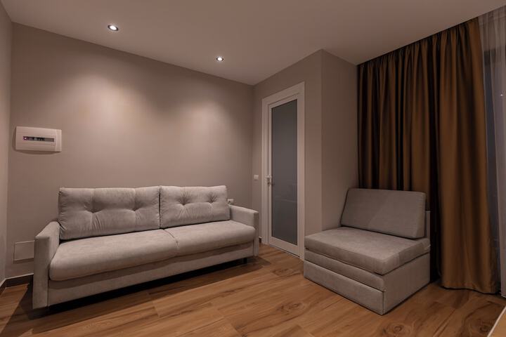 Room 16 of 95