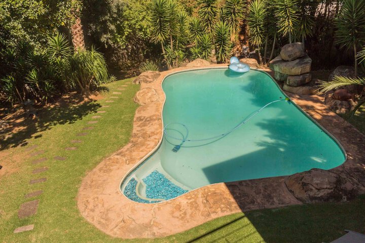 Pool 83 of 93
