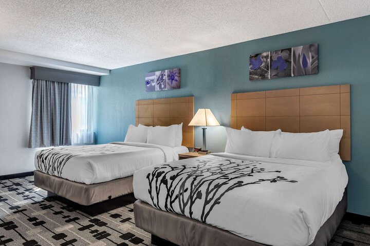 Room 12 of 32