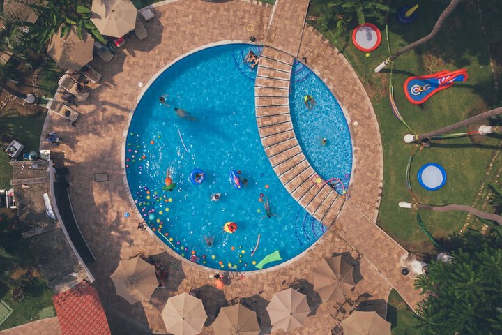 Pools & Facilities
