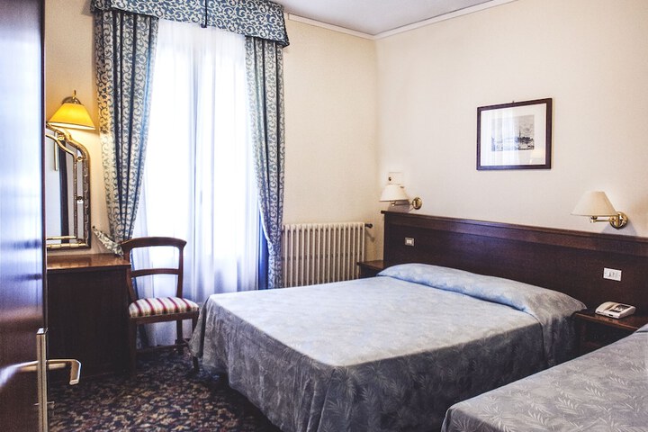 Room 14 of 45