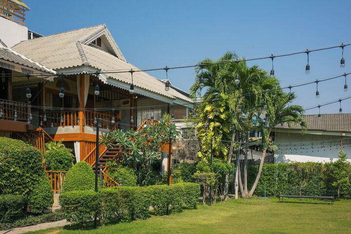 Hotel Exterior 94 of 103