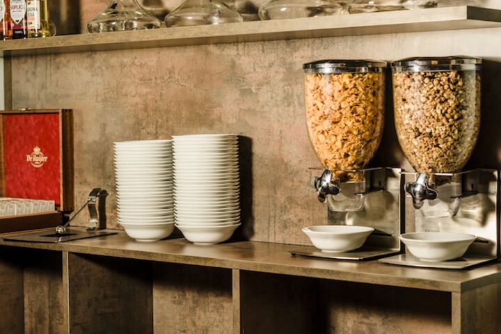 Breakfast/Coffee Service 36 of 68