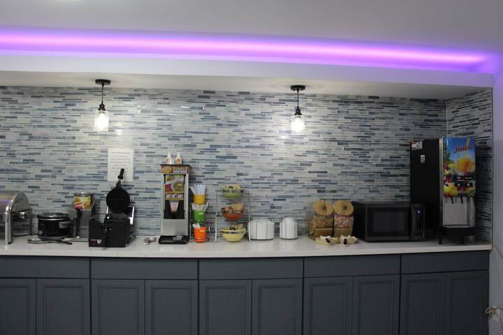 Breakfast area