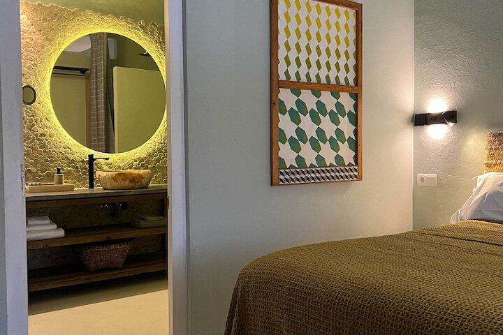 Room 3 of 38