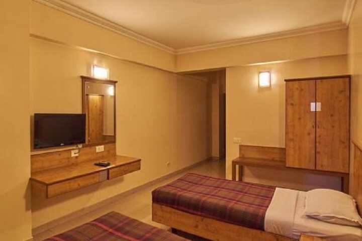 Room 11 of 22