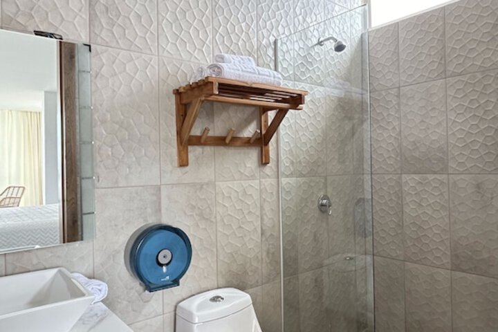 Room 14 of 100