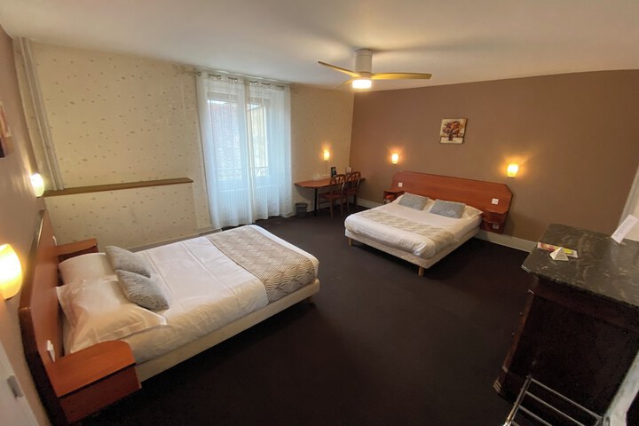 Room 14 of 33
