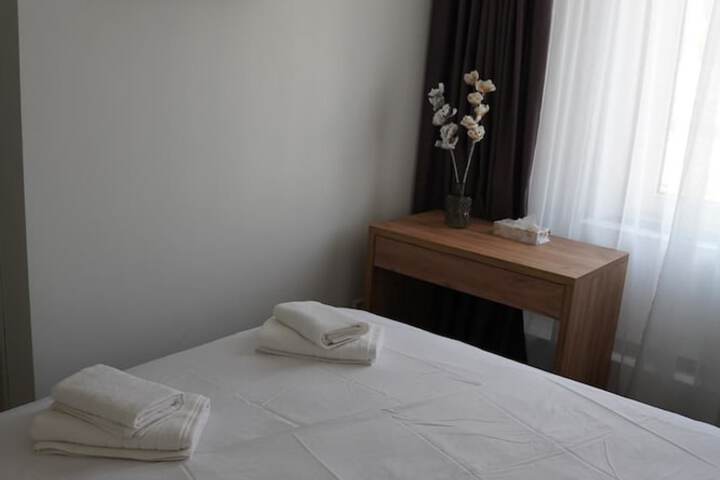 Room 2 of 16