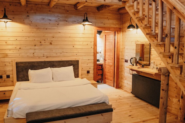 Room 4 of 14