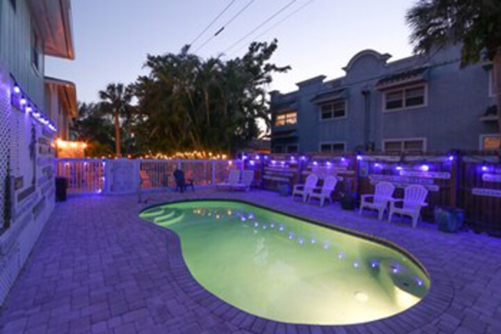 Pool 17 of 25