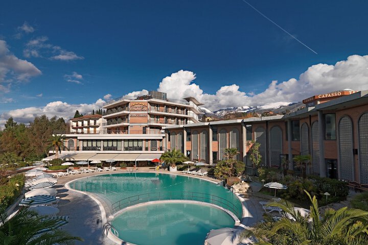 Hotel Pool