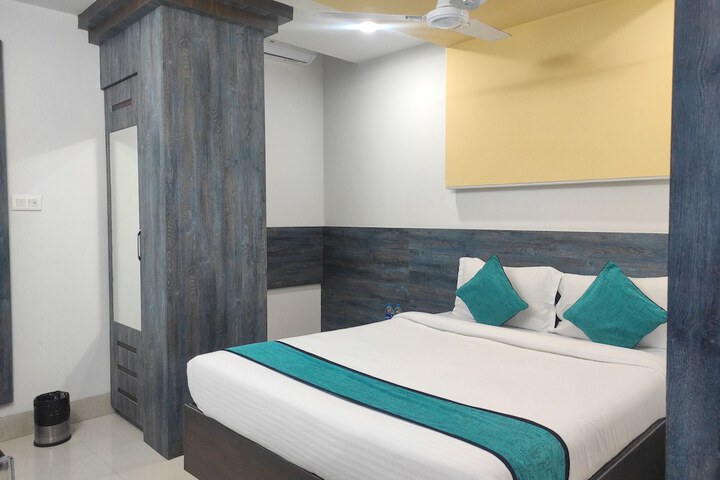 Room 18 of 42