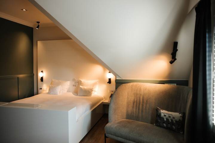 Room 40 of 96