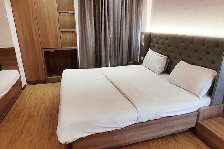 Room 12 of 44