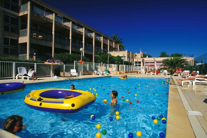 Hotel with Pool
