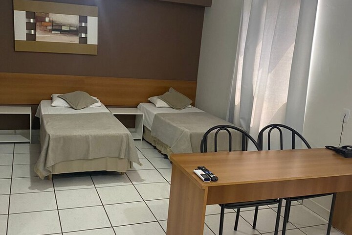 Room 16 of 28