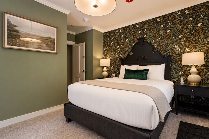 Room 125 of 431