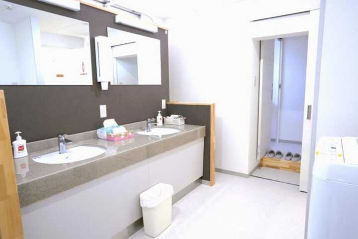 Room 11 of 26
