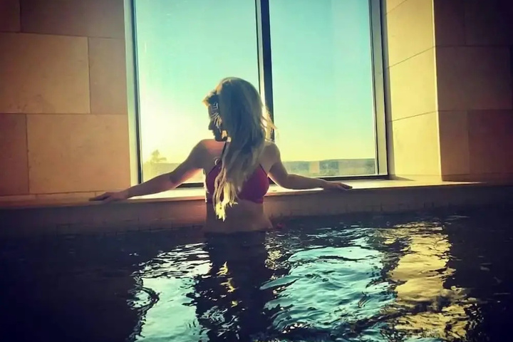 Pool 15 of 26