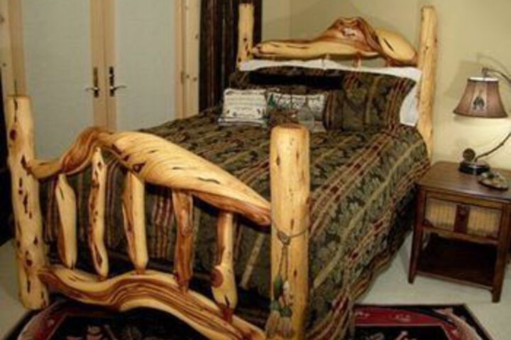 Room 10 of 28