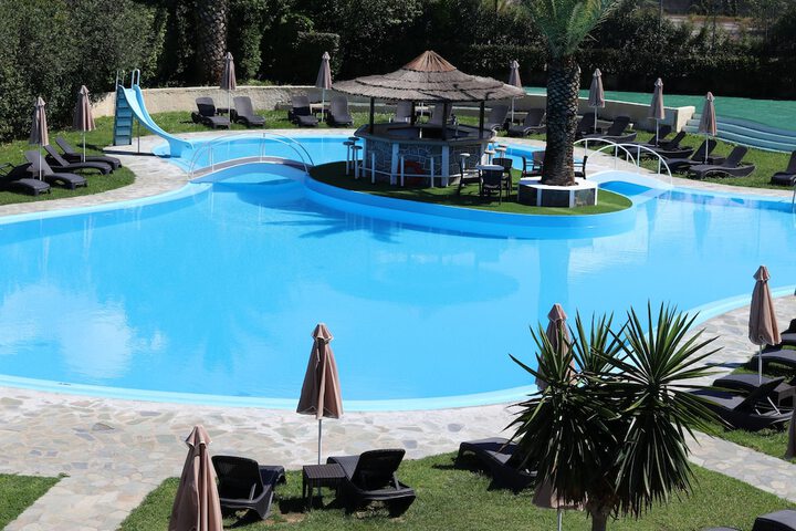 Pool 21 of 50