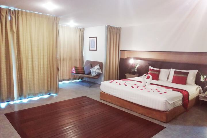 Room 18 of 76