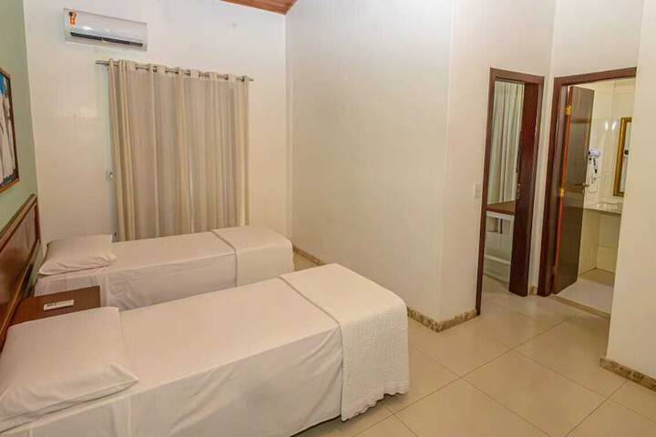 Room 5 of 18